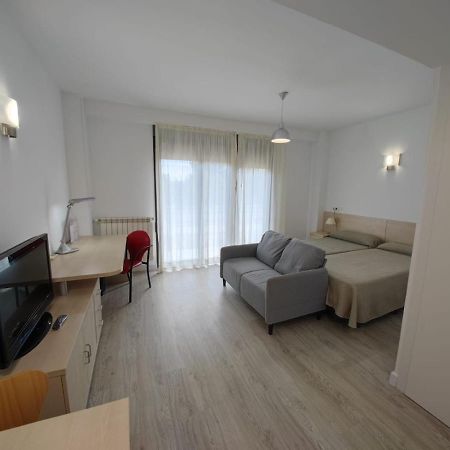 Residencia Universitaria Resa Giner De Los Rios Alcala de Henares Luaran gambar