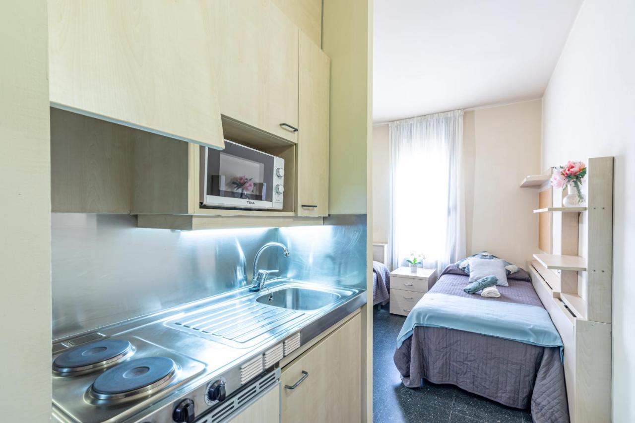 Residencia Universitaria Resa Giner De Los Rios Alcala de Henares Luaran gambar