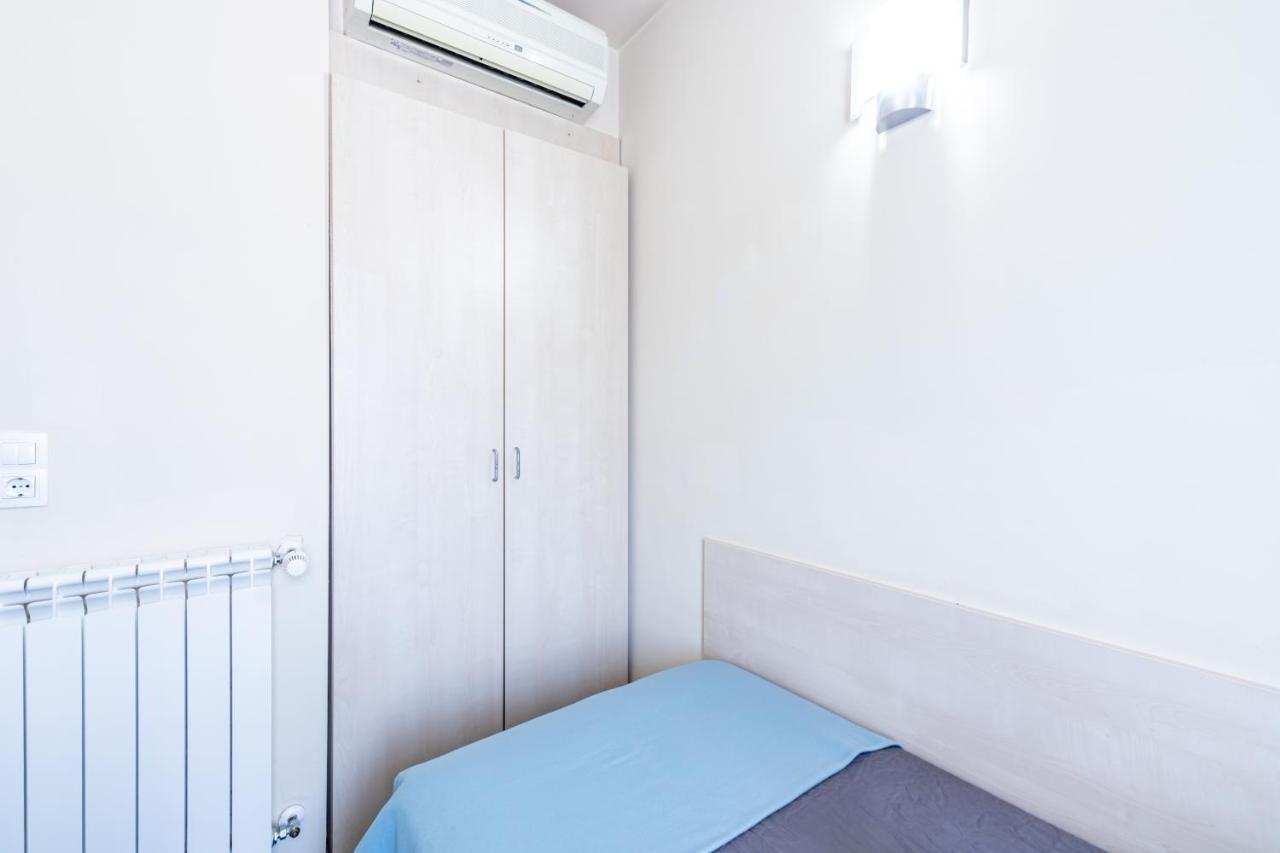 Residencia Universitaria Resa Giner De Los Rios Alcala de Henares Luaran gambar