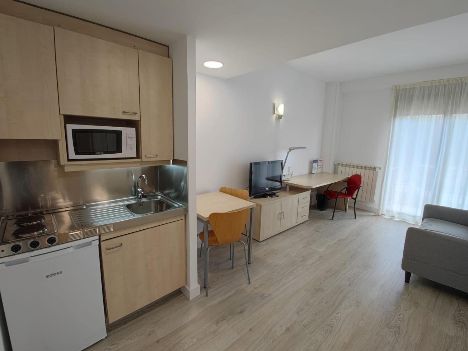 Residencia Universitaria Resa Giner De Los Rios Alcala de Henares Luaran gambar