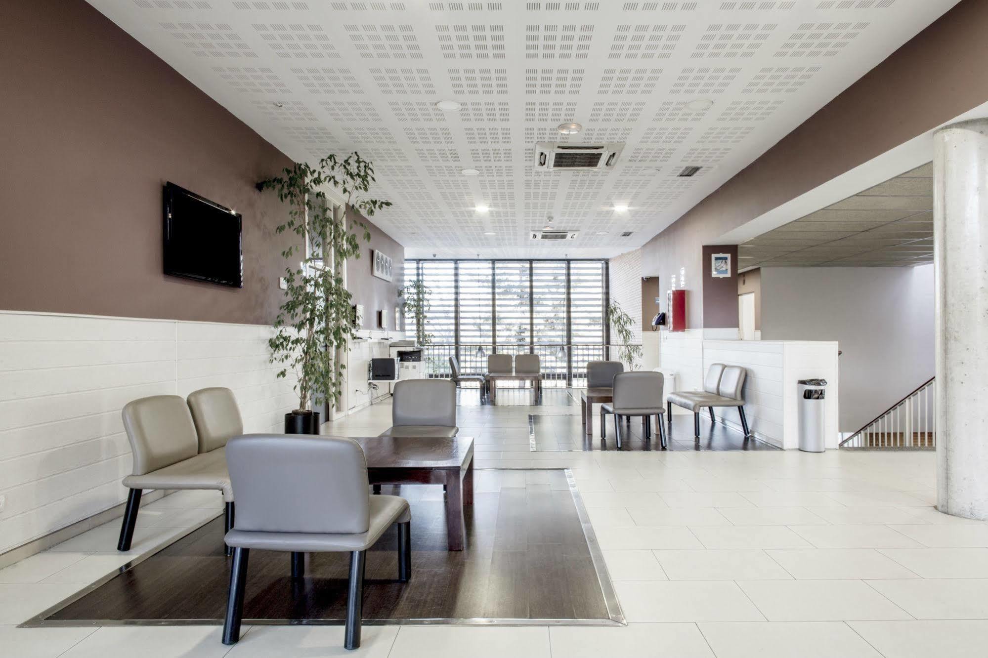 Residencia Universitaria Resa Giner De Los Rios Alcala de Henares Luaran gambar