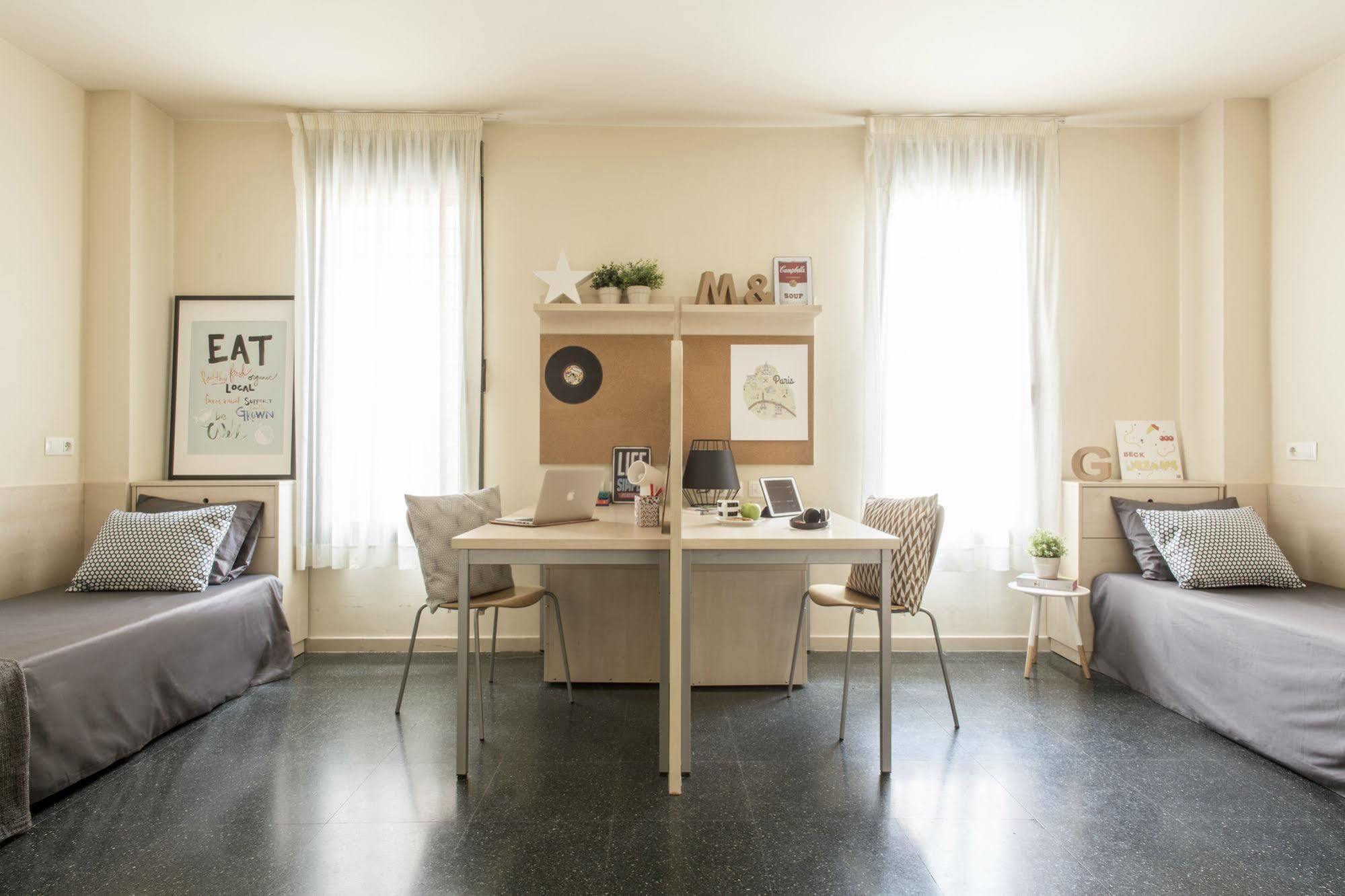 Residencia Universitaria Resa Giner De Los Rios Alcala de Henares Luaran gambar