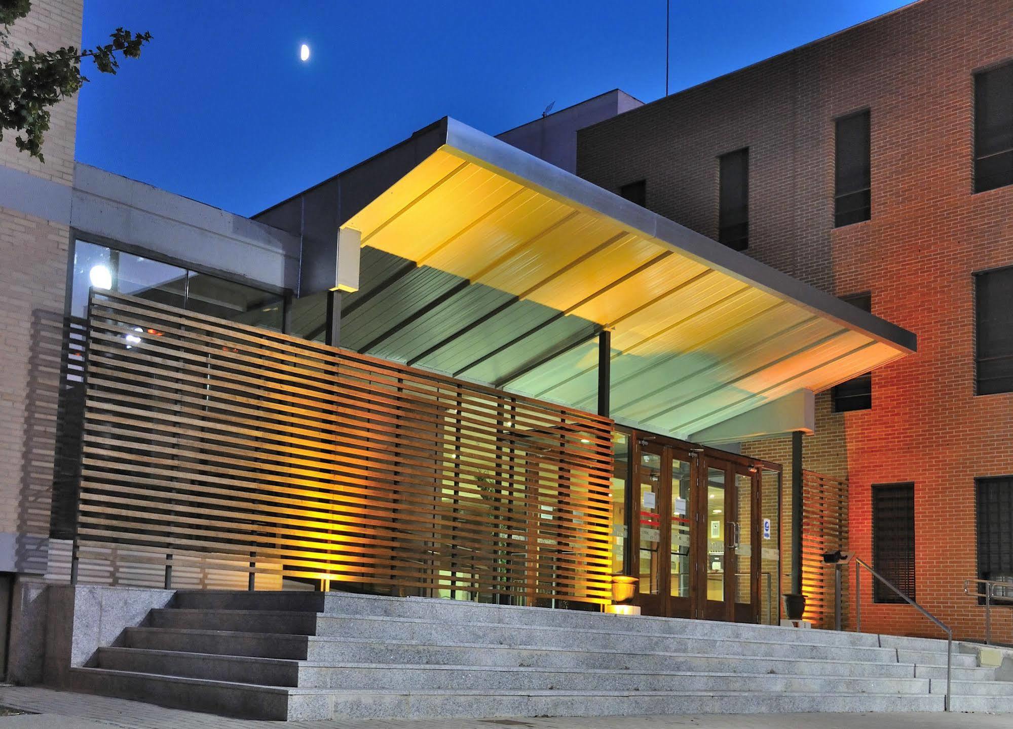 Residencia Universitaria Resa Giner De Los Rios Alcala de Henares Luaran gambar