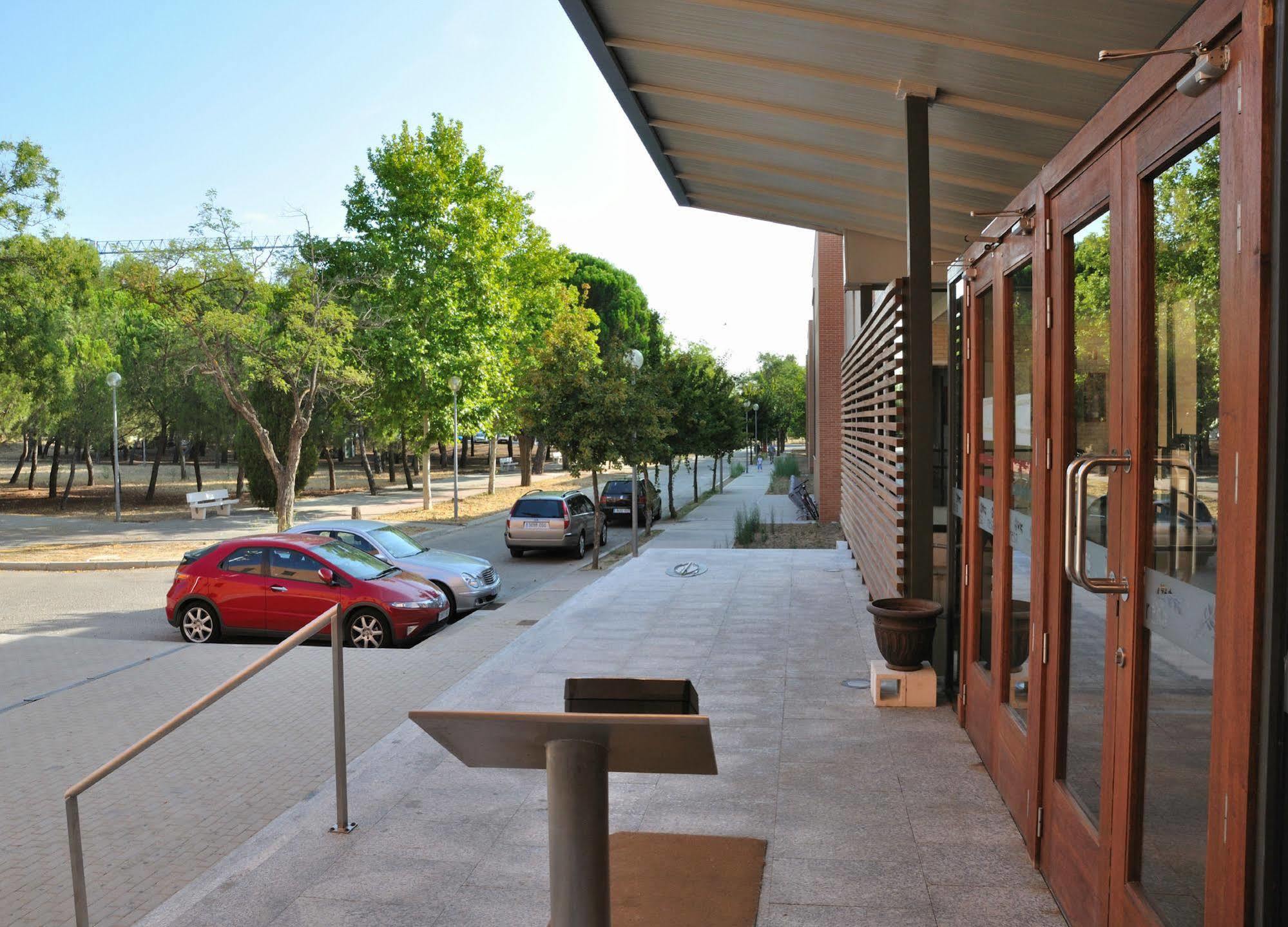 Residencia Universitaria Resa Giner De Los Rios Alcala de Henares Luaran gambar