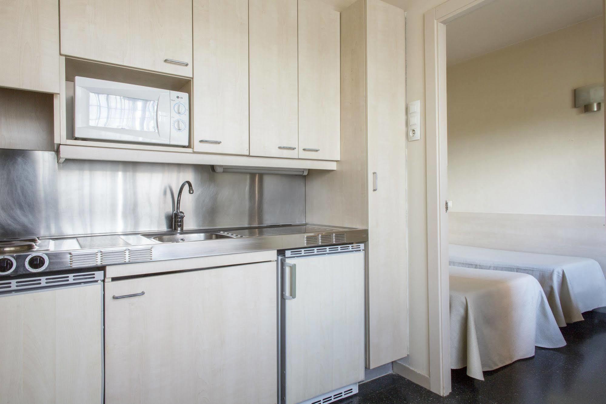 Residencia Universitaria Resa Giner De Los Rios Alcala de Henares Luaran gambar